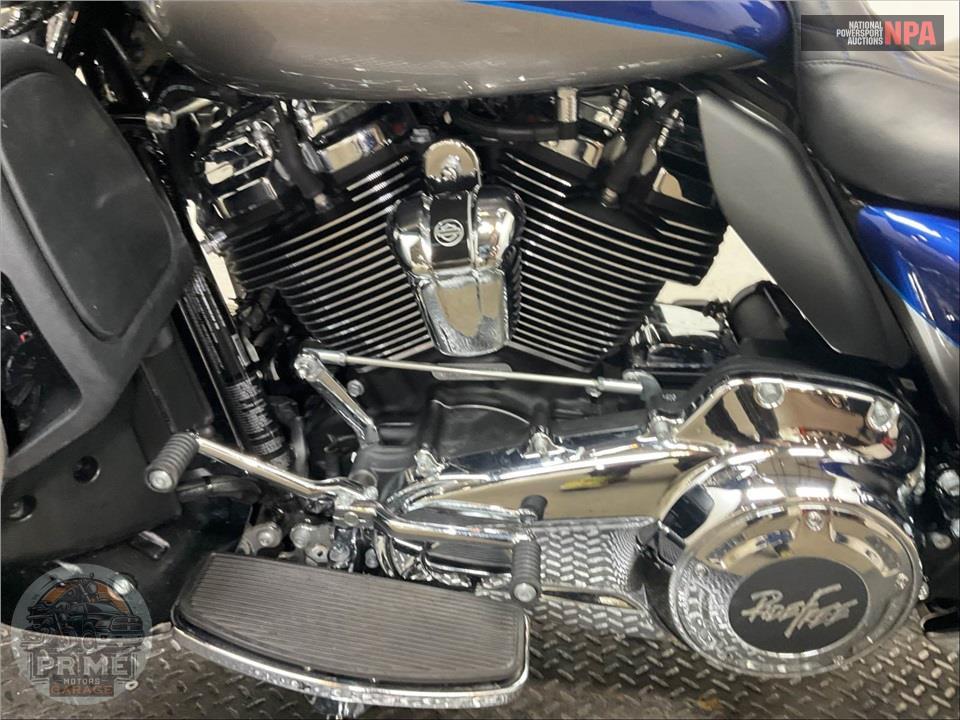 2017 Harley-Davidson FLHTKL ULTRA LIMITED LOW — фото 7