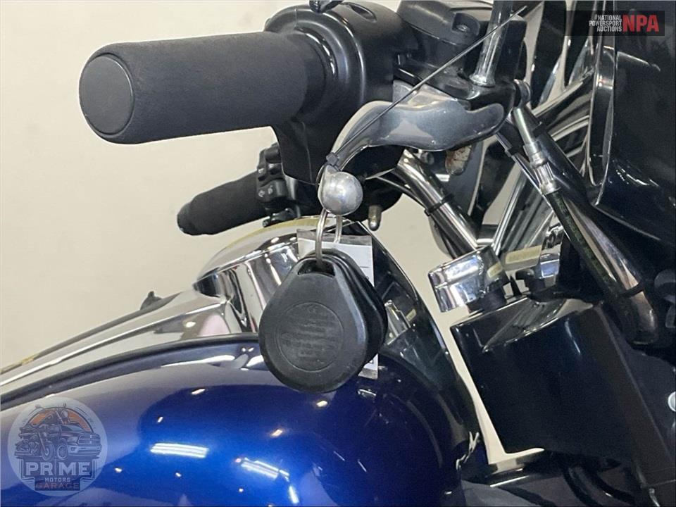 2015 Harley-Davidson FLHTK ELECTRA GLIDE ULTRA LIMITED — фото 11