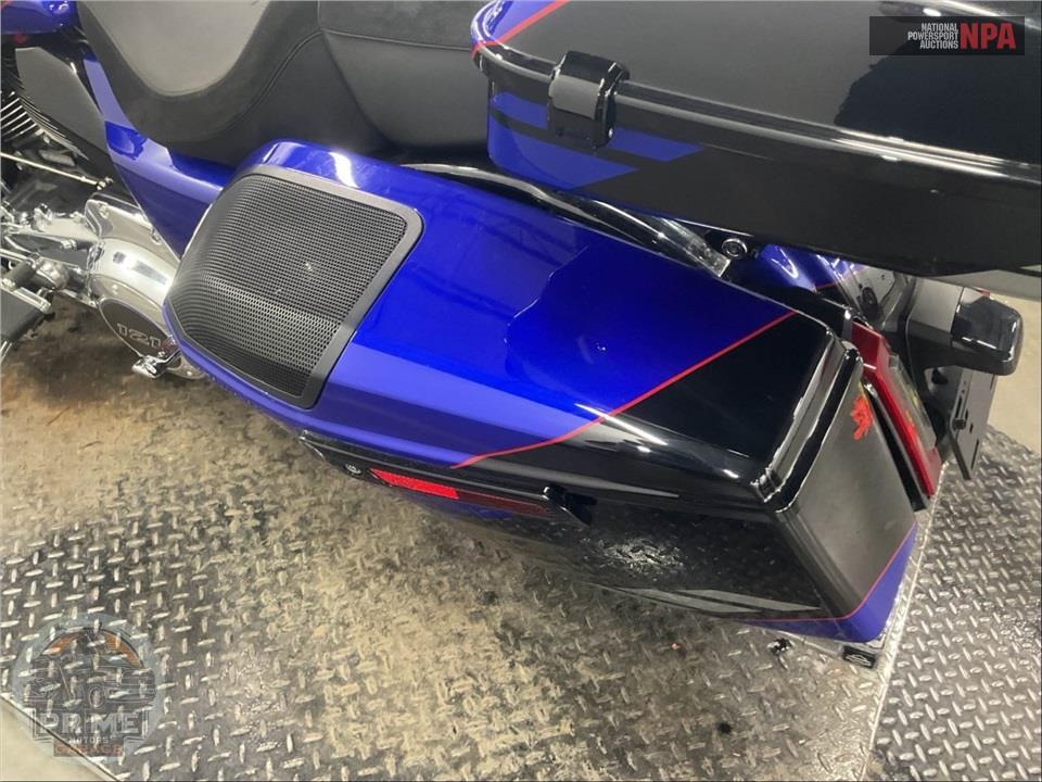 2025 Harley-Davidson FLTRXSE CVO ROAD GLIDE — фото 15
