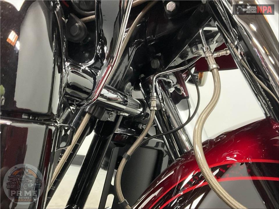 2011 Harley-Davidson FLTRUSE — фото 12
