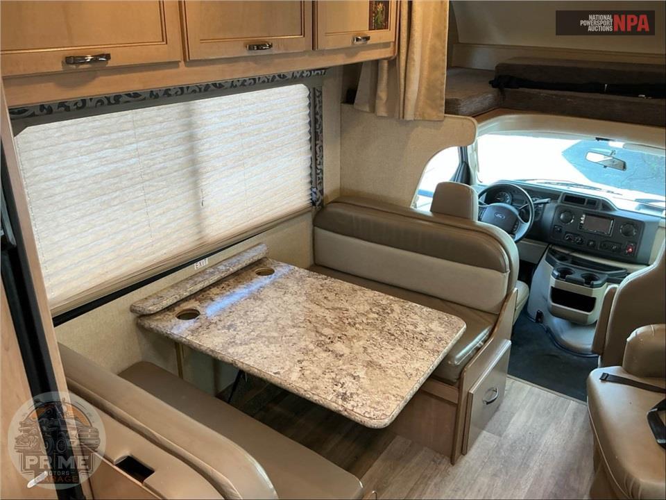 2020 Thor Motor Coach M-23U E350-V10 - FOUR WINDS SERIES — фото 7