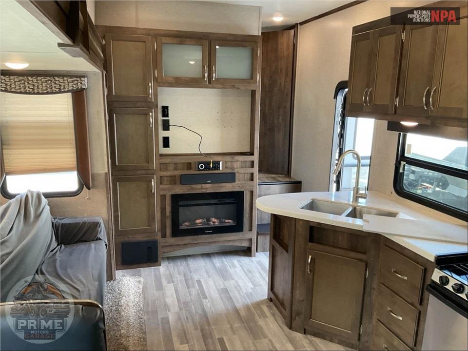 2019 Aerolite M-3013BHF - ASTORIA FIFTH WHEEL SERIES — фото 8