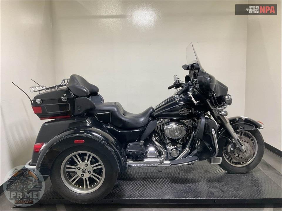 2011 Harley-Davidson FLHTCUTG TRIGLIDE UL CLSC — фото 1