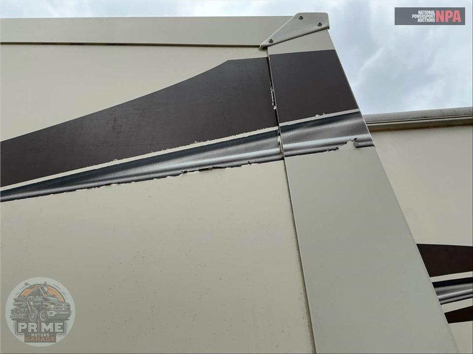 2017 Cedar Creek M-37MBH - SILVERBACK FIFTH WHEEL SERIES — фото 40