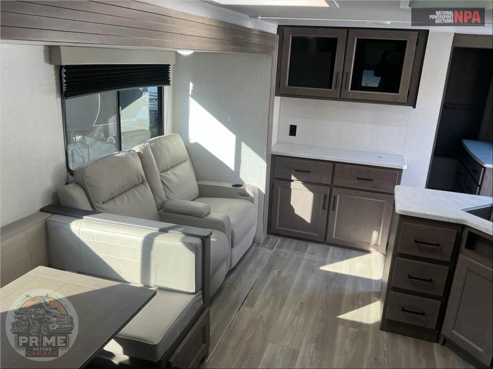 2024 Grand Design Recreational Vehicles M-331BH - TRANSCEND XPLOR SERIES — фото 8