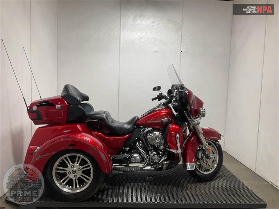 2013 Harley-Davidson FLHTCUTG TRIGLIDE UL CLSC — фото 1