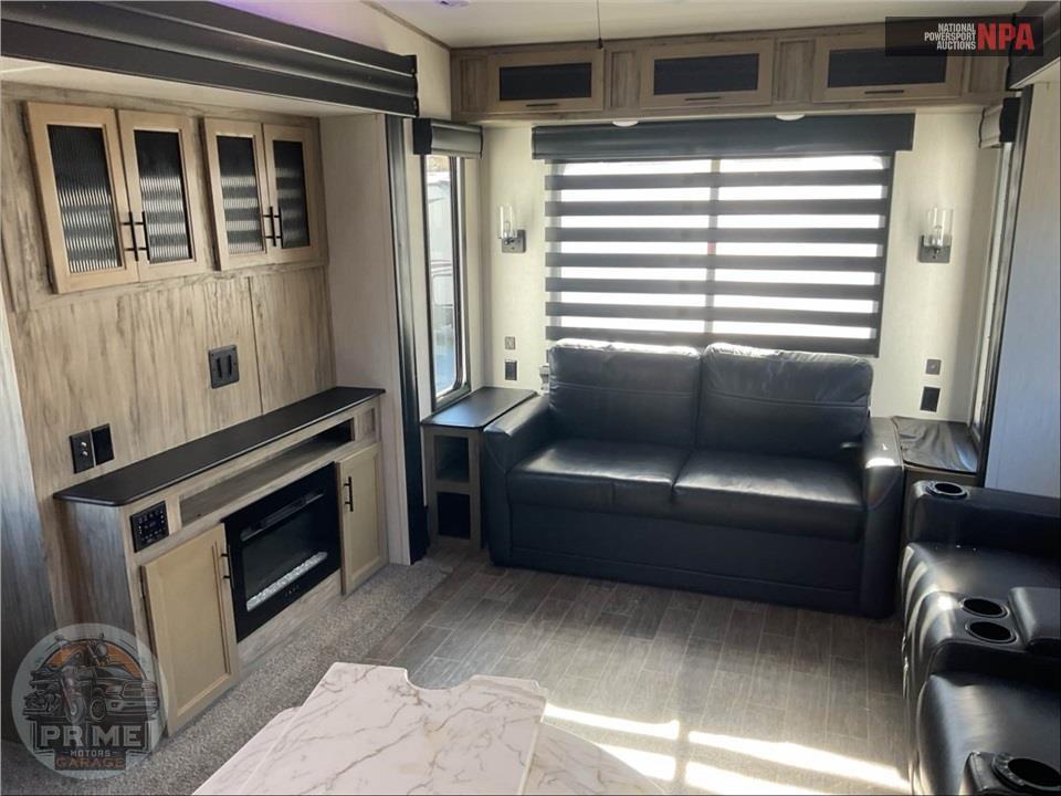 2022 Cherokee By Forest River M-3660SUITE ARCTIC WOLF FIFTH WHEEL SERIES — фото 7