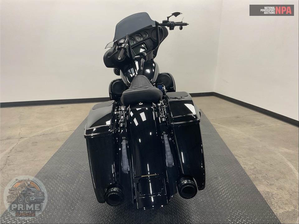2015 Harley-Davidson FLHTCUL ULTRA CLASSIC LOW — фото 4