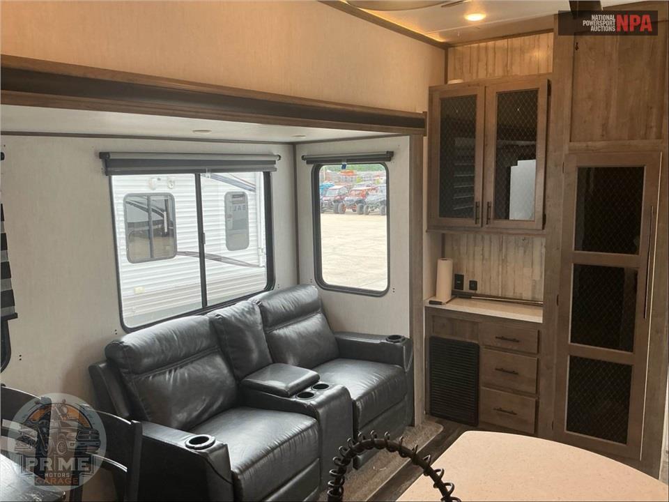 2021 Sabre By Forest River M-38DBQ - FIFTH WHEEL SERIES — фото 8