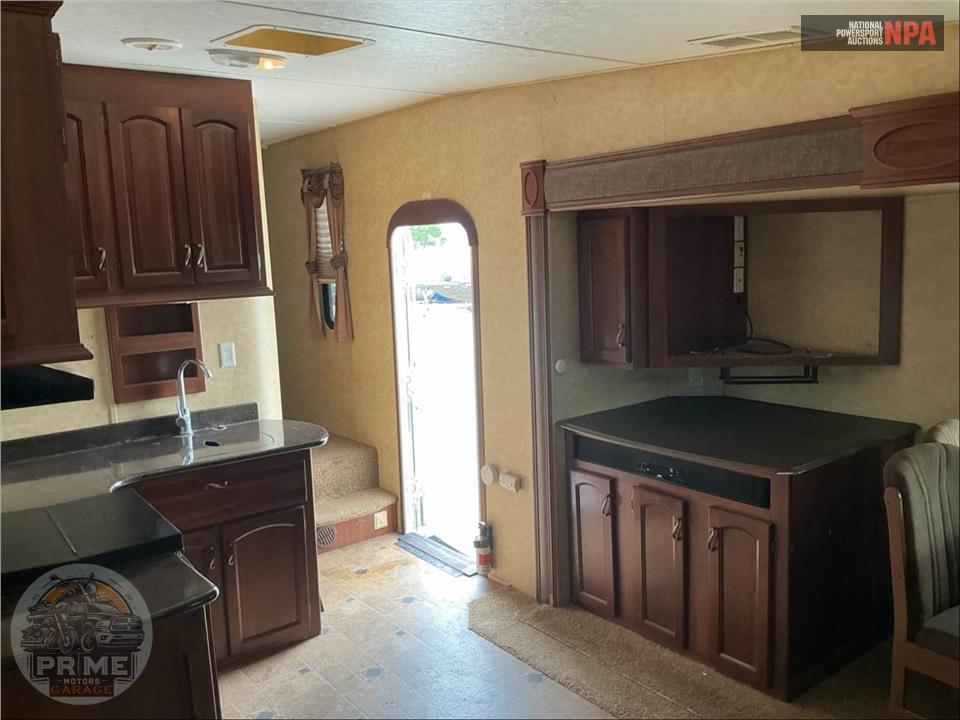 2012 Crusader M-290 RLT - FIFTH WHEEL SERIES — фото 8