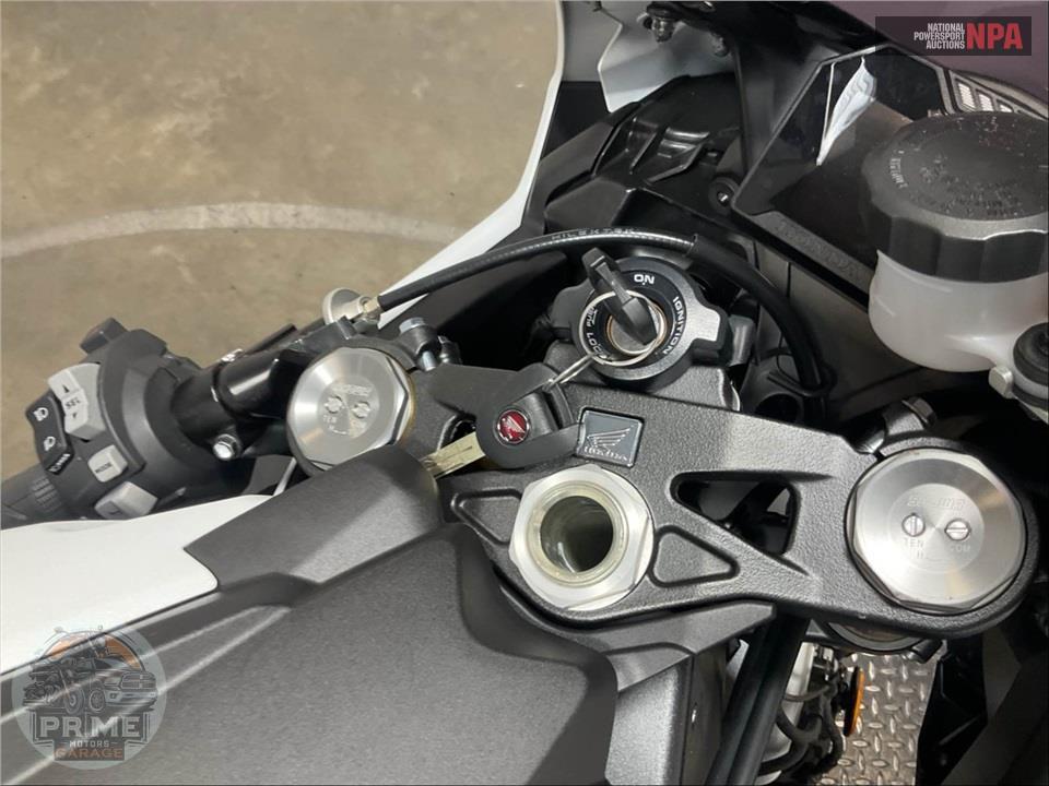 2026 Honda CBR1000RR — фото 12