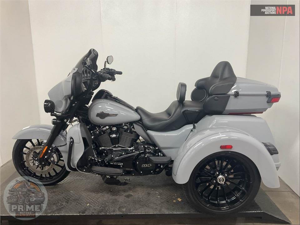 2025 Harley-Davidson FLHTCUTG TRI GLIDE ULTRA CLASSIC — фото 3