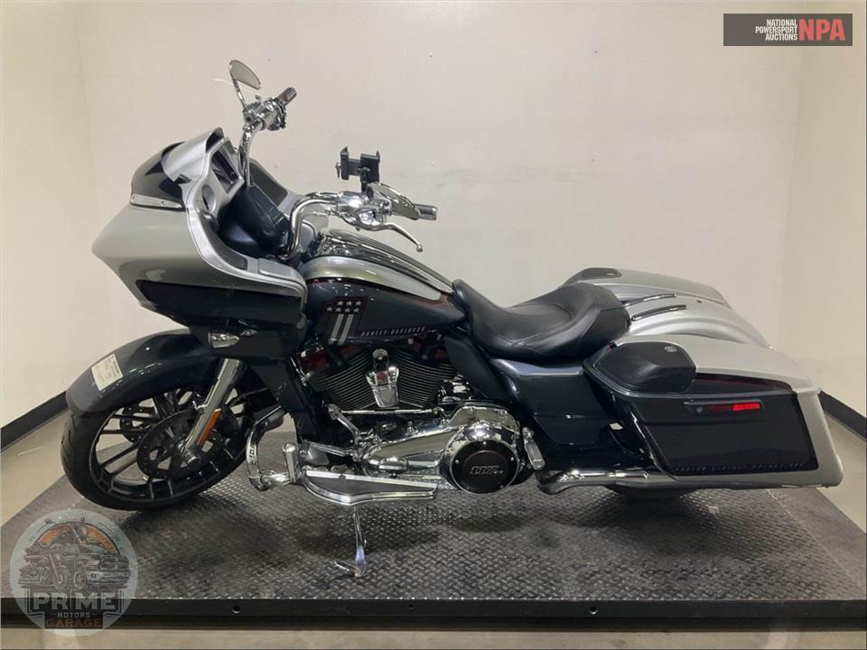 2019 Harley-Davidson FLTRXSE CVO ROAD GLIDE — фото 3