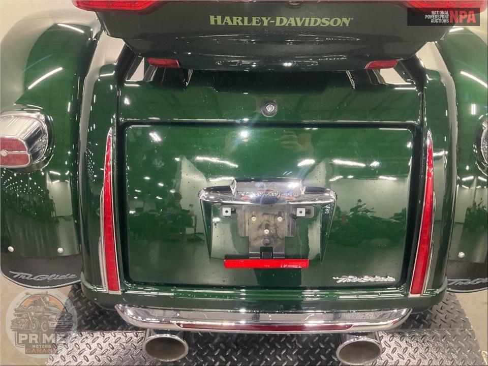 2019 Harley-Davidson FLHTCUTG TRI GLIDE ULTRA — фото 21