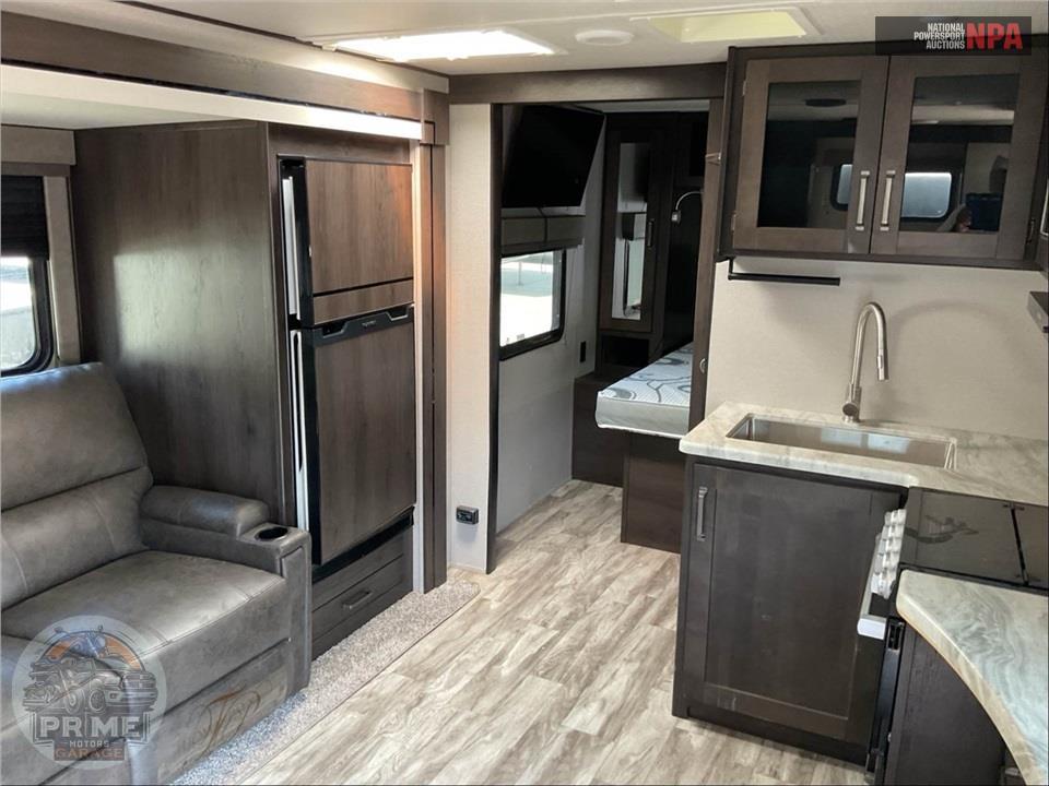 2021 Grand Design Recreational Vehicles M-221RB - TRANSCEND XPLOR SERIES — фото 6
