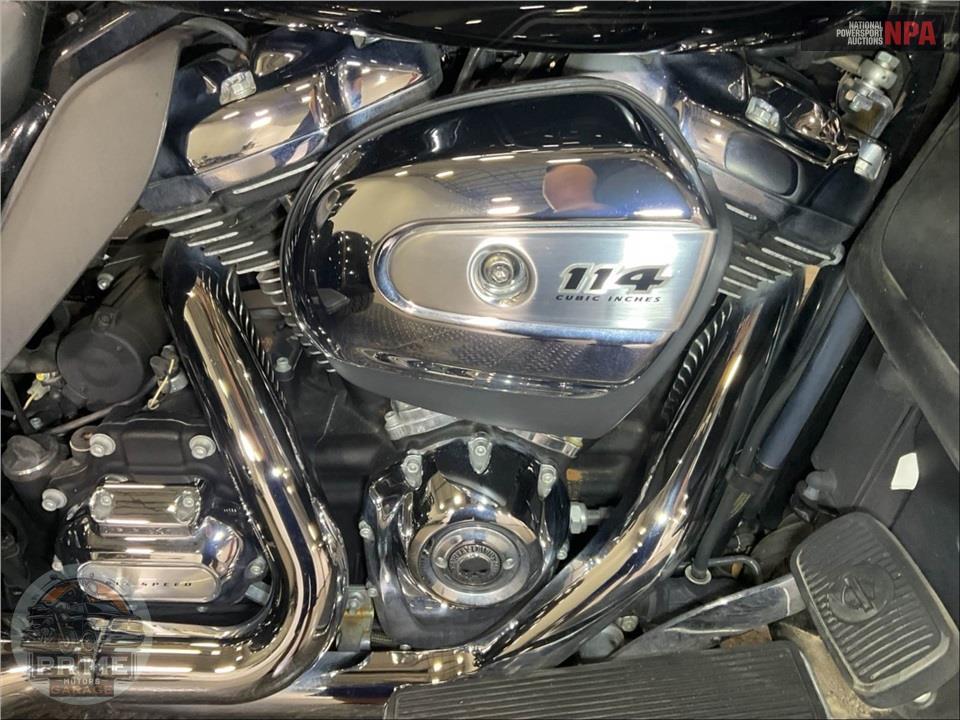 2023 Harley-Davidson FLHTCUTG TRI GLIDE ULTRA CLASSIC — фото 6