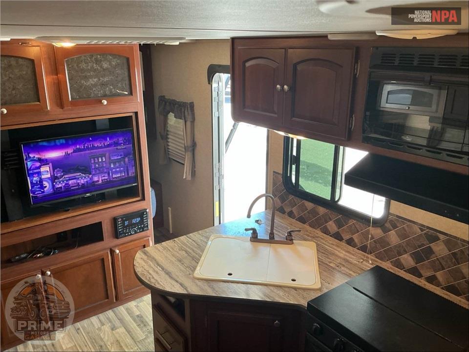2015 Heartland Rvs M-24BHS - NORTH TRAIL SERIES — фото 8