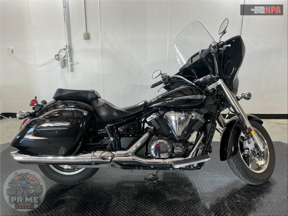 2015 Yamaha XVS13CTFF V STAR 1300 DELUXE (RAVEN) — фото 1