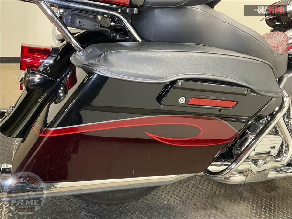 2013 Harley-Davidson FLHTCUSE8 SCREAMIN EAGLE — фото 32