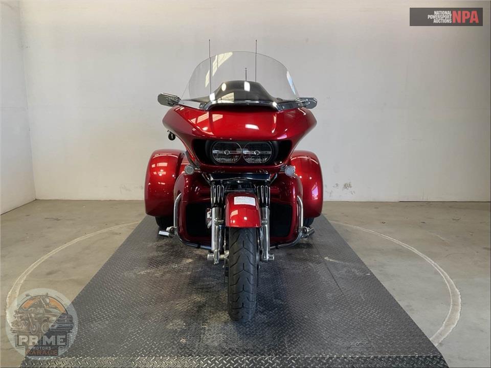 2018 Harley-Davidson FLTRU ROAD GLIDE ULTRA — фото 2