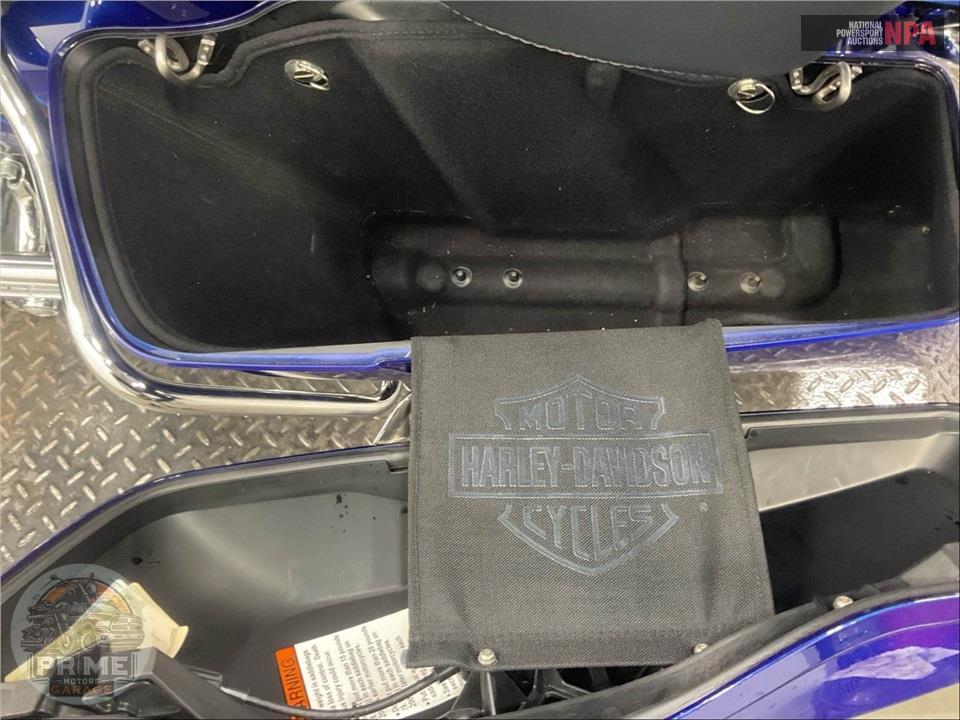 2015 Harley-Davidson FLTRUSE CVO ROAD GLIDE ULTRA — фото 16