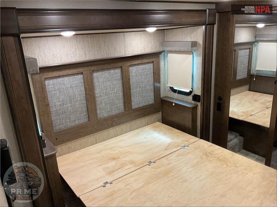 2021 Grand Design Recreational Vehicles M-3950BH - SOLITUDE S-CLASS FIFTH WHEEL SERIES — фото 11