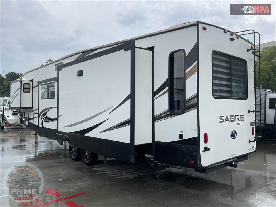 2021 Sabre By Forest River M-36BHQ - FIFTH WHEEL SERIES — фото 3