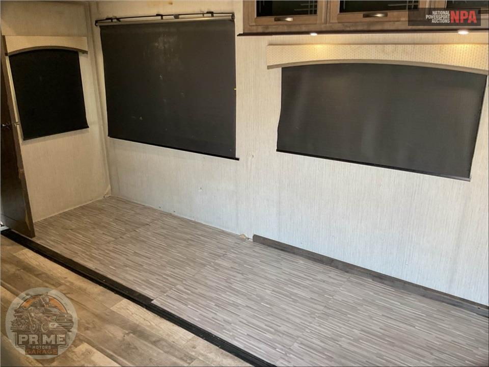 2020 Sierra By Forest River M-3330BH C-CLASS FIFTH WHEEL SERIES — фото 12