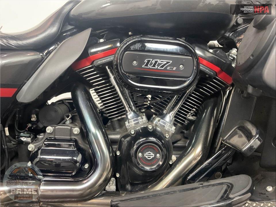 2018 Harley-Davidson FLHXSE CVO STREET GLIDE — фото 6