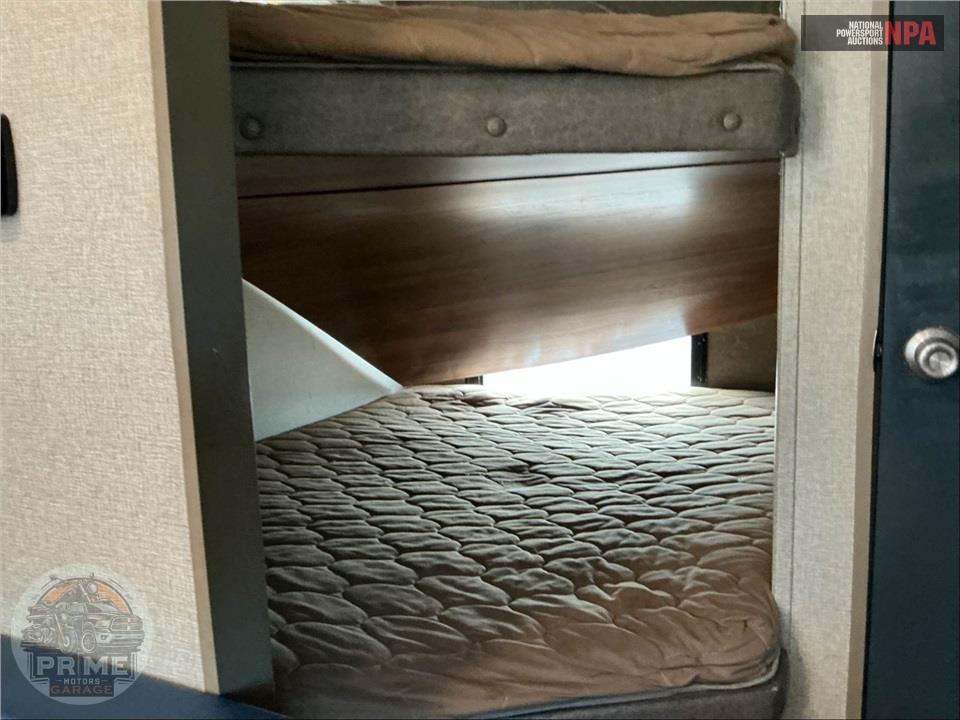 2017 Keystone Rv M-1850 FL - SUMMERLAND MINI SERIES — фото 11