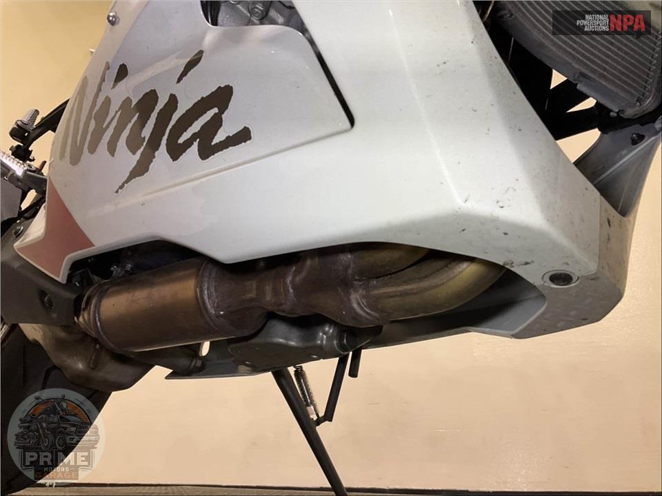 2025 Kawasaki ZX636KSFAL NINJA ZX-6R — фото 12