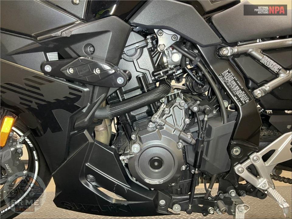 2025 Suzuki GSX800FRQM5 GSX-8R — фото 7
