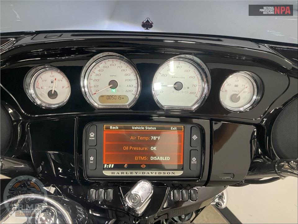 2017 Harley-Davidson FLHXS STREET GLIDE SPECIAL — фото 5