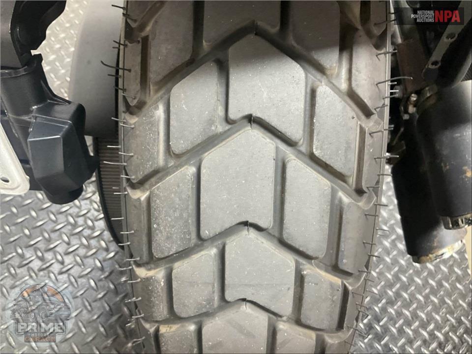 2021 Indian Motorcycle SCOUT BOBBER (ABS, BLACK SMOKE) — фото 17