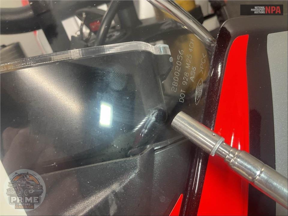2018 Aprilia TUONO V4 1100 RR — фото 15