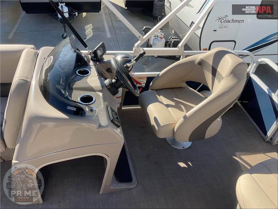 2022 Tracker Marine PARTY BARGE 18 DLX(*) SUN TRACKER SERIES L=20/E=1 75HP MERC OB — фото 23