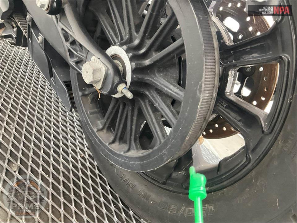 2021 Indian Motorcycle SCOUT BOBBER (ABS, BLACK SMOKE) — фото 34