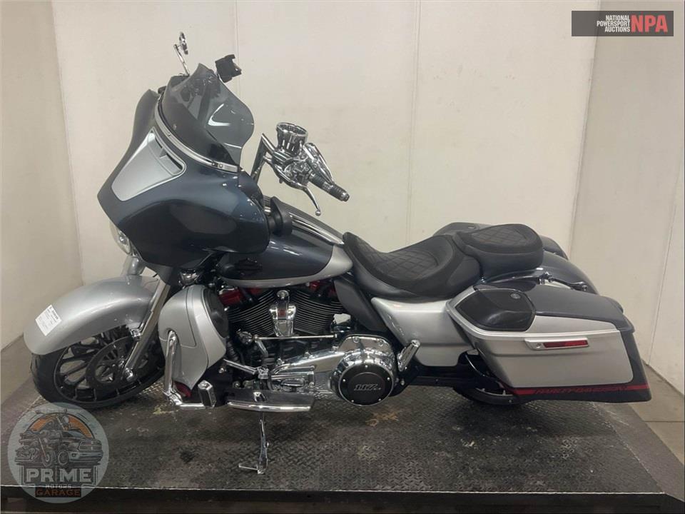 2019 Harley-Davidson FLHXSE CVO STREET GLIDE — фото 3