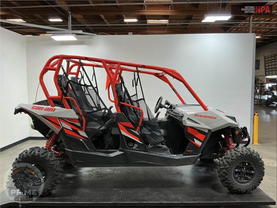 2017 Can-Am MAVERICK MAX 1000R DPS — фото 1