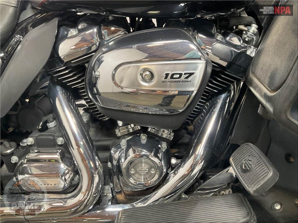 2017 Harley-Davidson FLHTK ULTRA LIMITED — фото 6