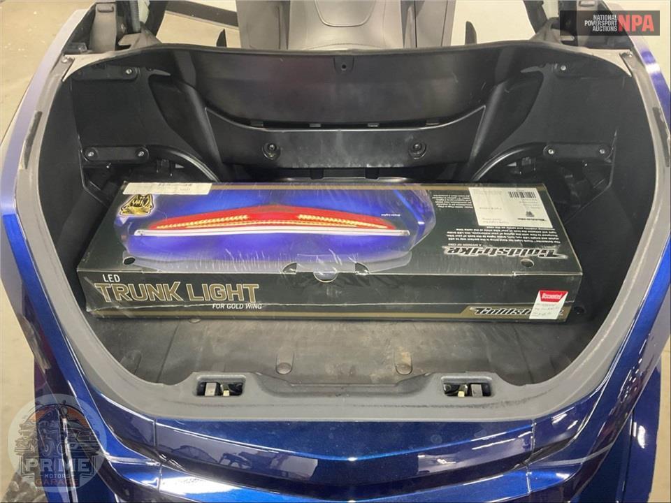 2018 Honda GL1800 GOLDWING TOUR (BLUE) — фото 19