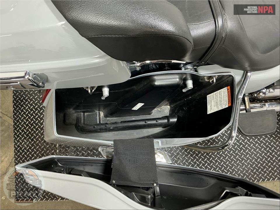 2025 Harley-Davidson FLHXU STEET GLIDE ULTRA — фото 23