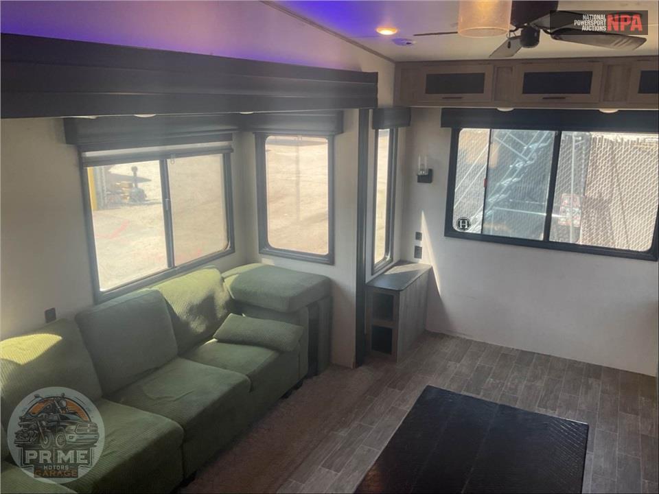 2022 Cherokee By Forest River M-3880SUITE ARCTIC WOLF FIFTH WHEEL SERIES — фото 7