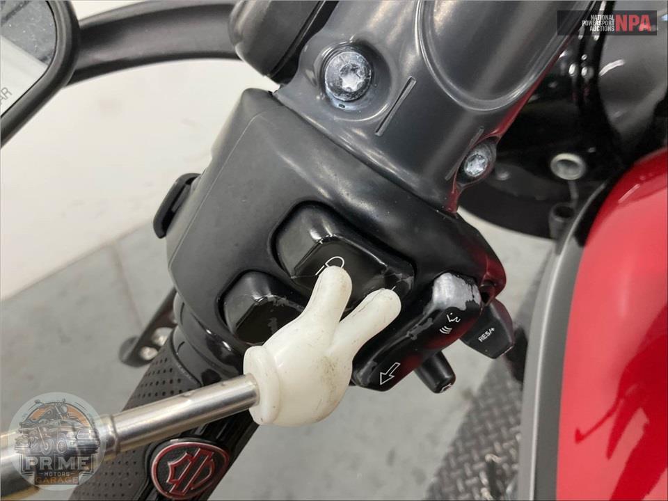 2019 Harley-Davidson FLTRXSE CVO ROAD GLIDE — фото 32
