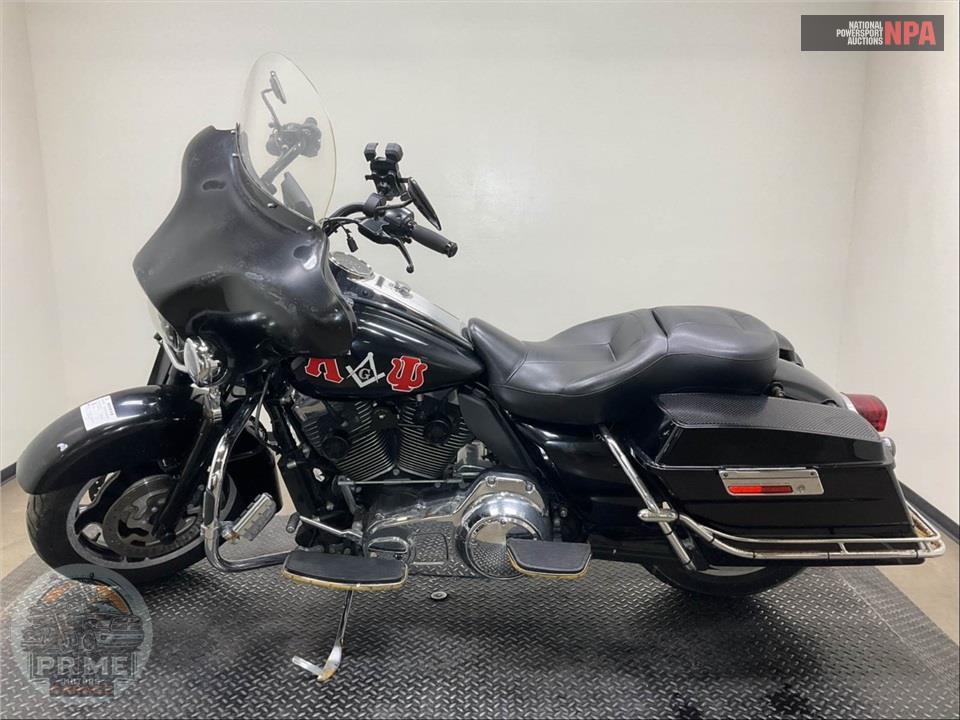 2011 Harley-Davidson FLHP POLICE ROAD KING — фото 3