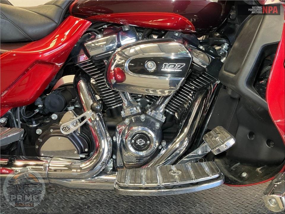 2018 Harley-Davidson FLTRU ROAD GLIDE ULTRA — фото 6