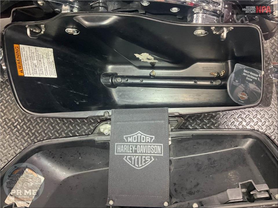 2014 Harley-Davidson FLHXS STREET GLIDE — фото 20
