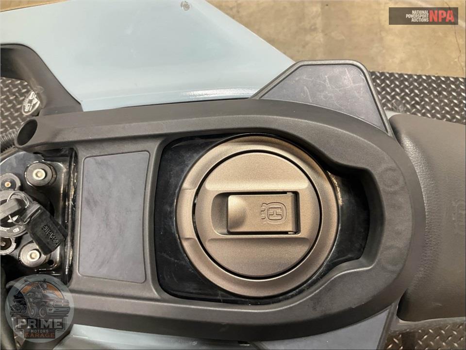 2024 Husqvarna SVARTPILEN 401 — фото 13