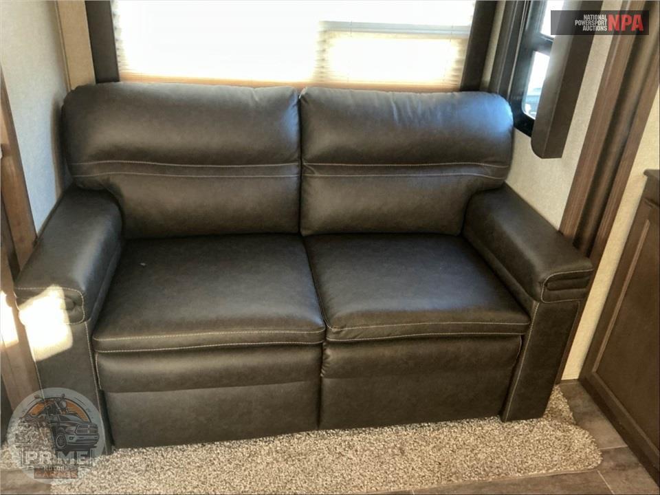 2019 Keystone Rv M-33 SAB - COUGAR SERIES — фото 11