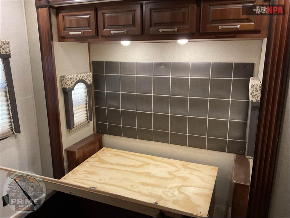 2018 Keystone Rv M-3800 FK - ALPINE FIFTH WHEEL SERIES — фото 11